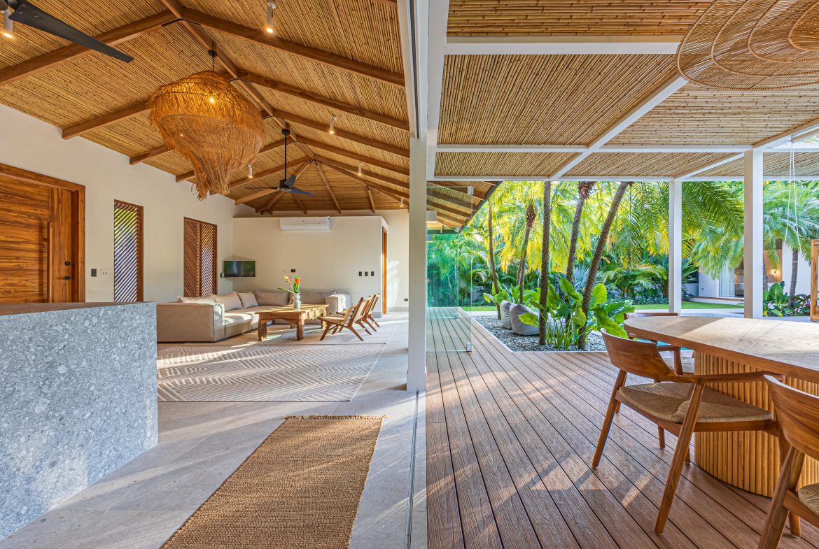 CASA OHANA LUXURY VILLA- WALKING DISTANCE TO THE BEACH- 0.22 ACRES, Uvita, Costa Rica — photo 6