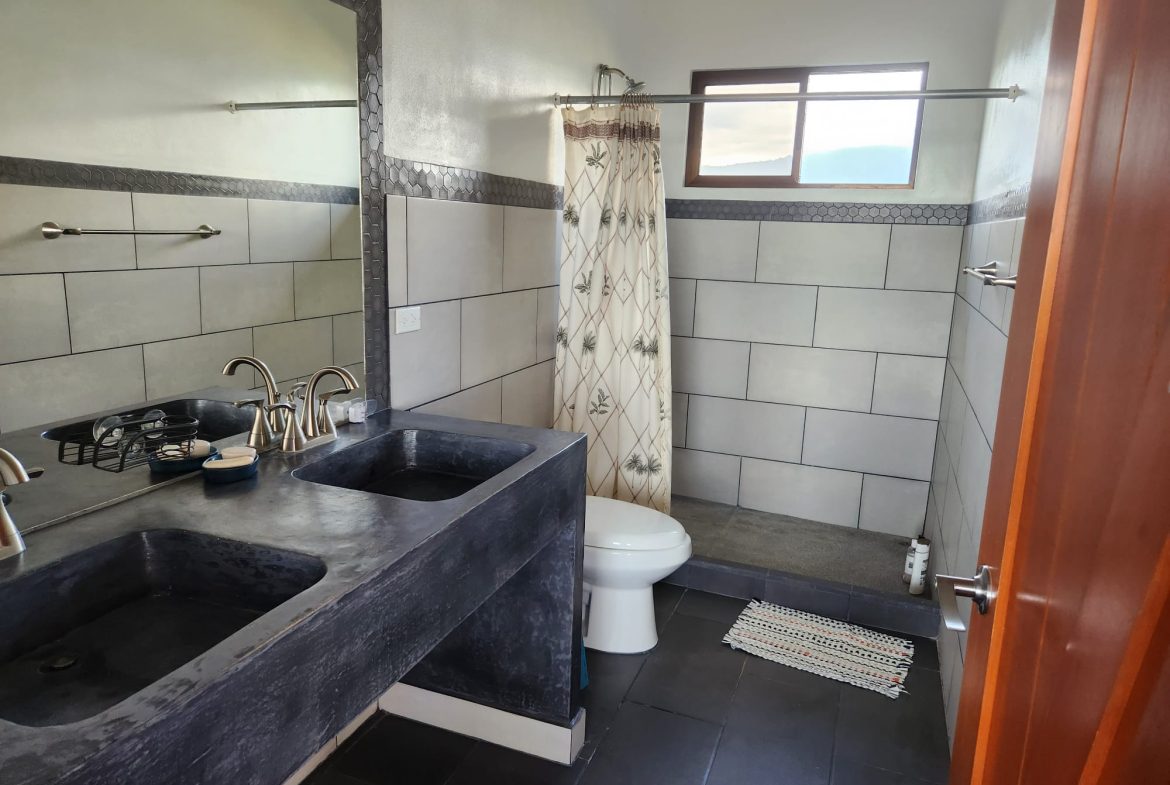OCEAN VIEW 3 BEDROOM HOME IN PLATANILLO – 1.97 ACRES