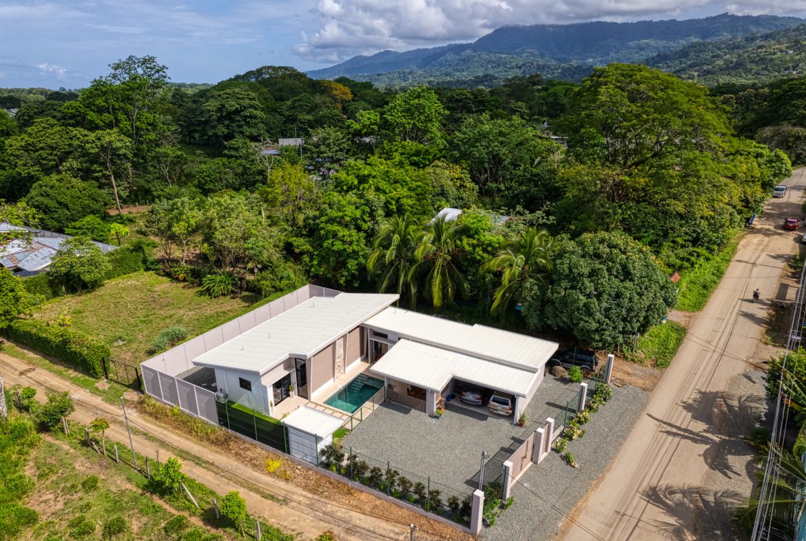 3 BEDROOM BEACH HOME IN THRIVING UVITA COMMUNITY – 0.14 ACRES, Uvita, Costa Rica — photo 3