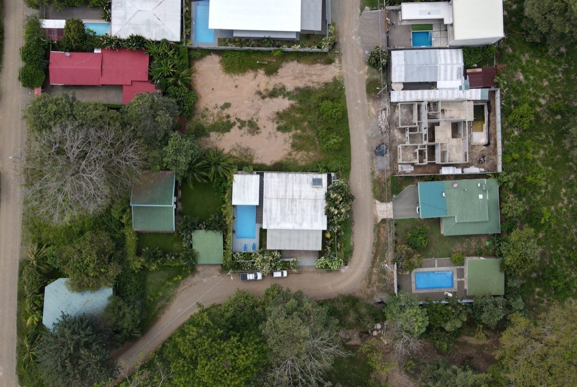 AMAZING 3-BEDROOM HOME IN UVITA – 0.12 ACRES
