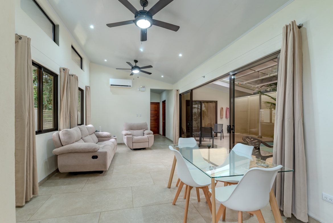 HOUSE AND CASITA CLOSE TO EVERYTHING IN UVITA, Uvita, Costa Rica — photo 4