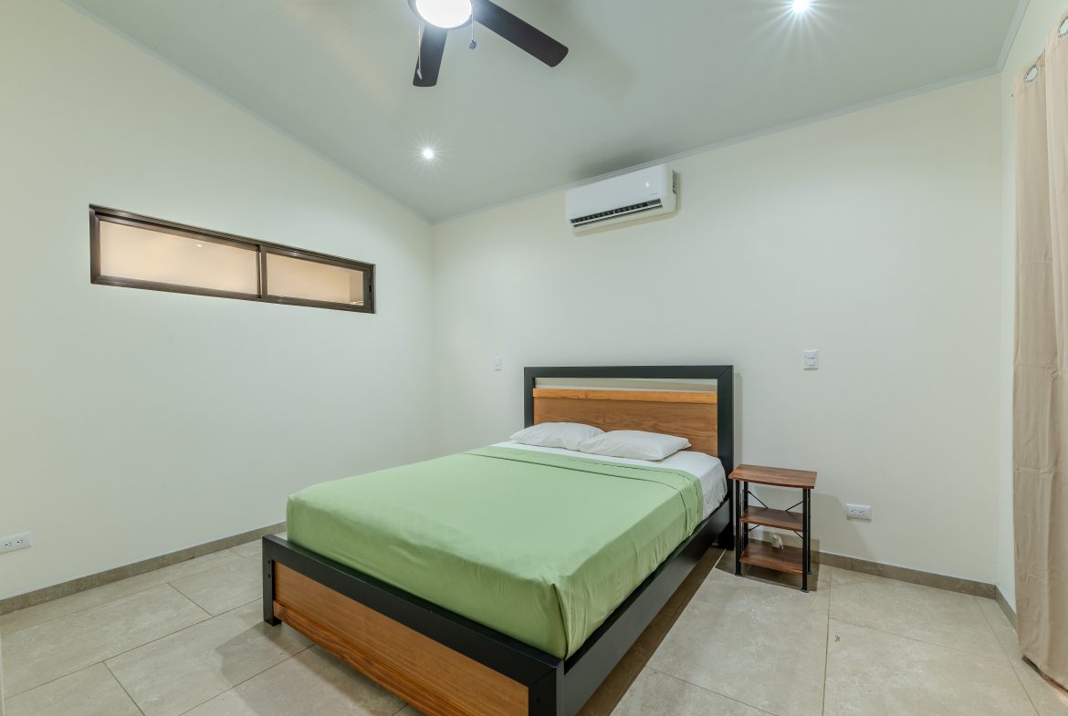 HOUSE AND CASITA CLOSE TO EVERYTHING IN UVITA