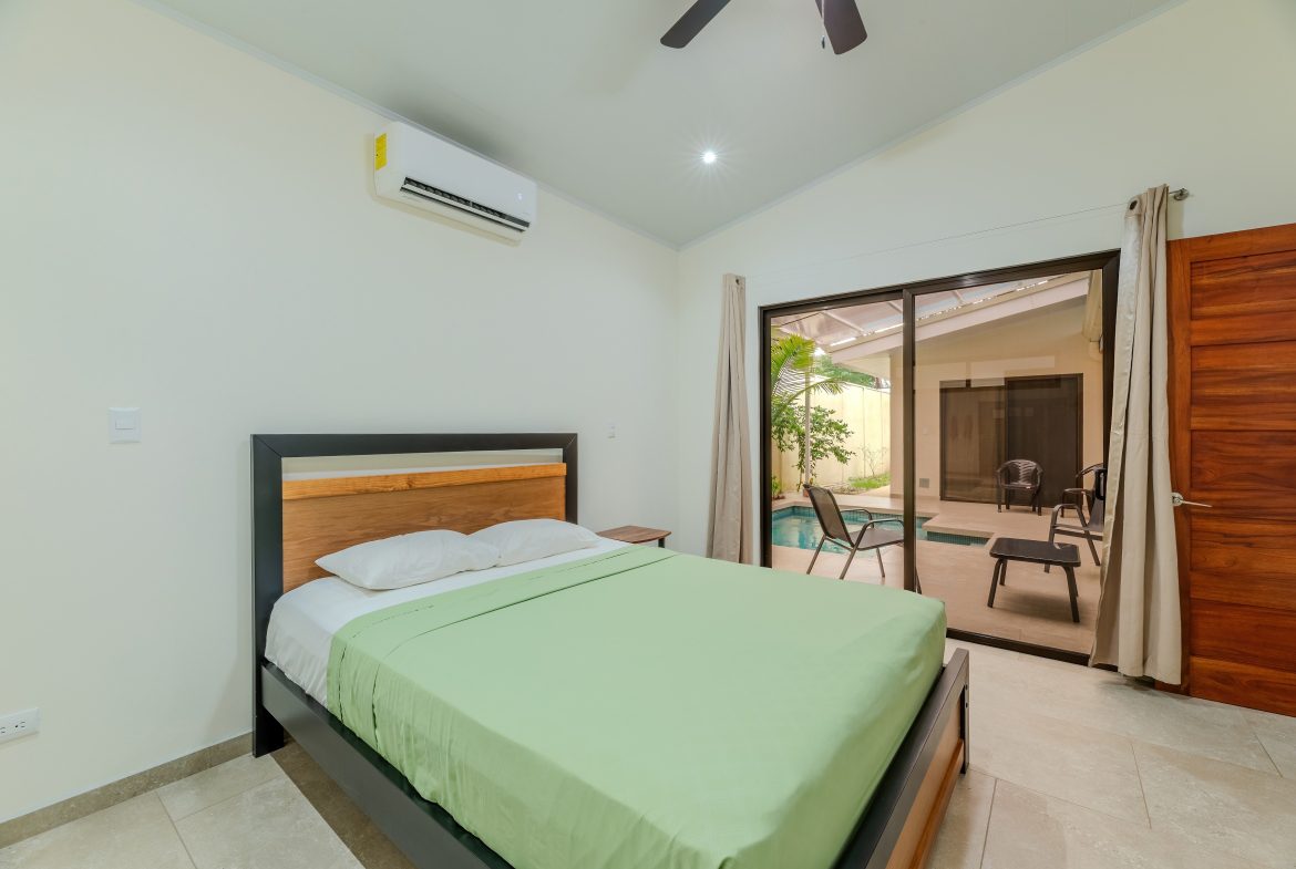 HOUSE AND CASITA CLOSE TO EVERYTHING IN UVITA