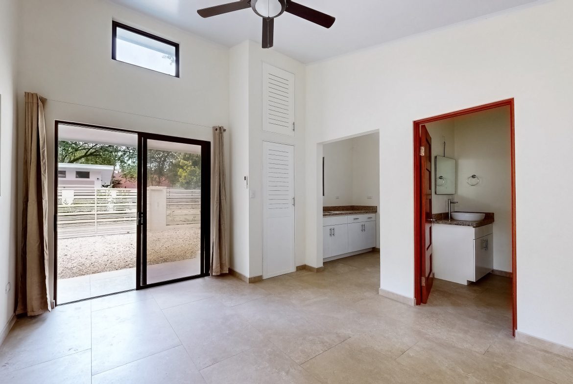 HOUSE AND CASITA CLOSE TO EVERYTHING IN UVITA
