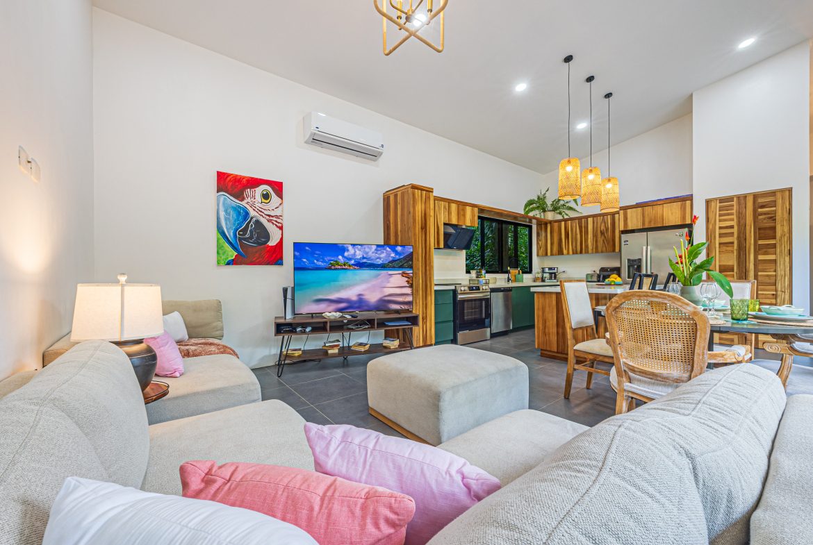CASA PALMA VERDE – 3 Bedroom & 3 Bathroom Home with Bathtub and Big Pool – 0,71 ACRES