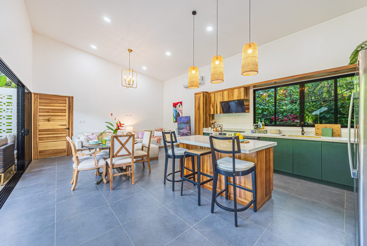 CASA PALMA VERDE – 3 Bedroom & 3 Bathroom Home with Bathtub and Big Pool – 0,71 ACRES