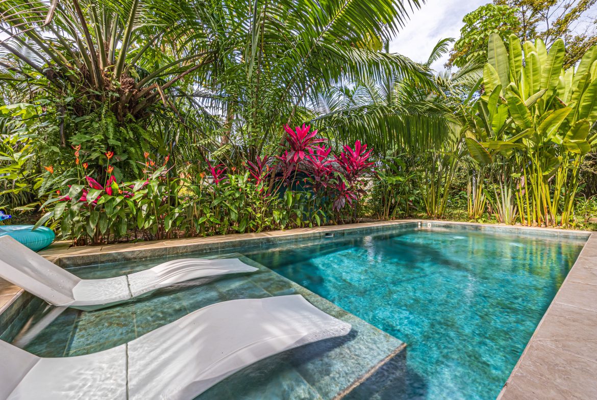 CASA PALMA VERDE – 3 Bedroom & 3 Bathroom Home with Bathtub and Big Pool – 0,24 ACRES, Uvita, Costa Rica — photo 2