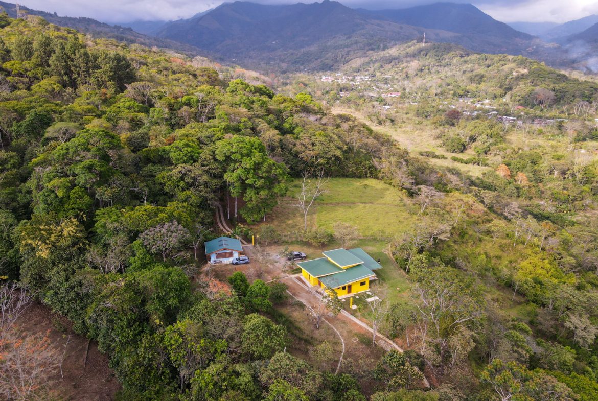 NEWLY BUILT 2 BEDROOM HOME WITH AMAZING MOUNTAIN VIEW, CREEK, RIVER AND FRUIT TREES – 6 ACRES, Uvita, Costa Rica — photo 2
