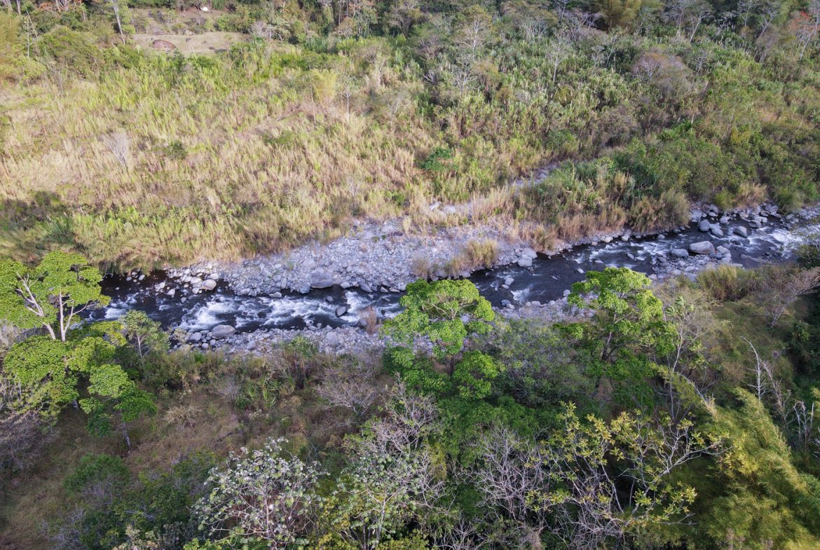 NEWLY BUILT 2 BEDROOM HOME WITH AMAZING MOUNTAIN VIEW, CREEK, RIVER AND FRUIT TREES – 6 ACRES