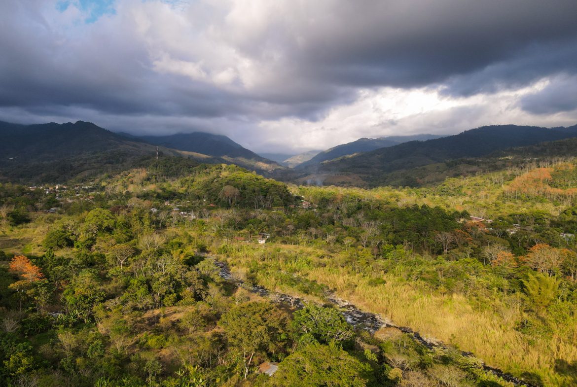 NEWLY BUILT 2 BEDROOM HOME WITH AMAZING MOUNTAIN VIEW, CREEK, RIVER AND FRUIT TREES – 6 ACRES