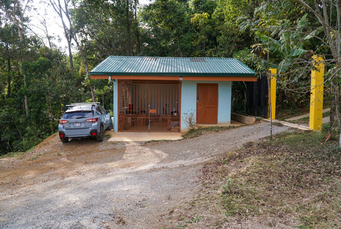 NEWLY BUILT 2 BEDROOM HOME WITH AMAZING MOUNTAIN VIEW, CREEK, RIVER AND FRUIT TREES – 6 ACRES