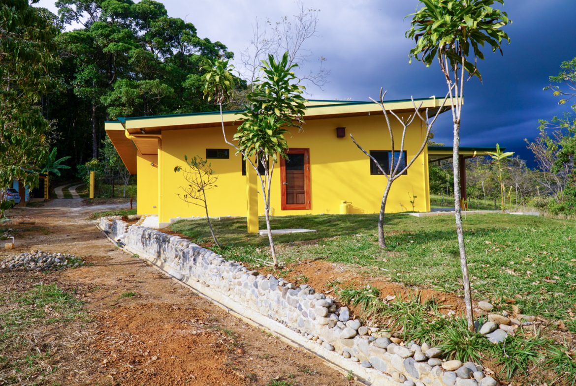 NEWLY BUILT 2 BEDROOM HOME WITH AMAZING MOUNTAIN VIEW, CREEK, RIVER AND FRUIT TREES – 6 ACRES