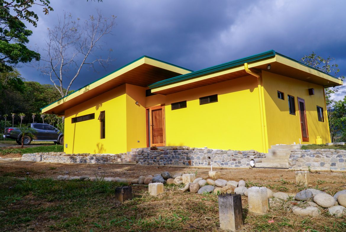 NEWLY BUILT 2 BEDROOM HOME WITH AMAZING MOUNTAIN VIEW, CREEK, RIVER AND FRUIT TREES – 6 ACRES