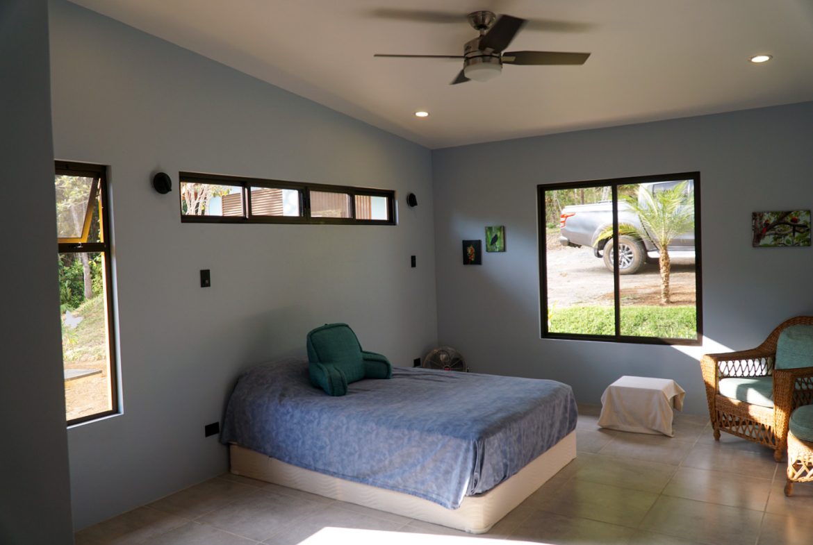 NEWLY BUILT 2 BEDROOM HOME WITH AMAZING MOUNTAIN VIEW, CREEK, RIVER AND FRUIT TREES – 6 ACRES
