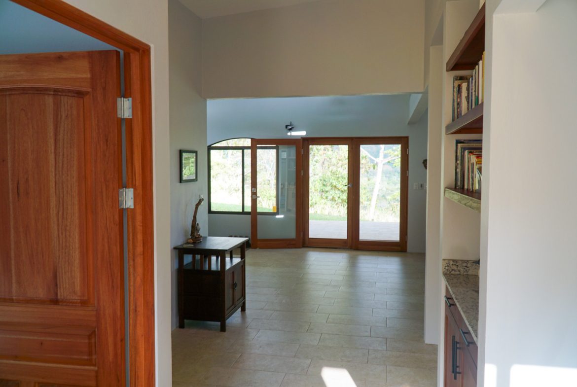NEWLY BUILT 2 BEDROOM HOME WITH AMAZING MOUNTAIN VIEW, CREEK, RIVER AND FRUIT TREES – 6 ACRES