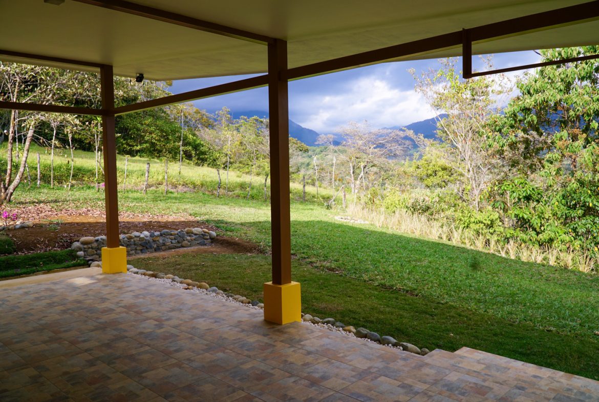NEWLY BUILT 2 BEDROOM HOME WITH AMAZING MOUNTAIN VIEW, CREEK, RIVER AND FRUIT TREES – 6 ACRES