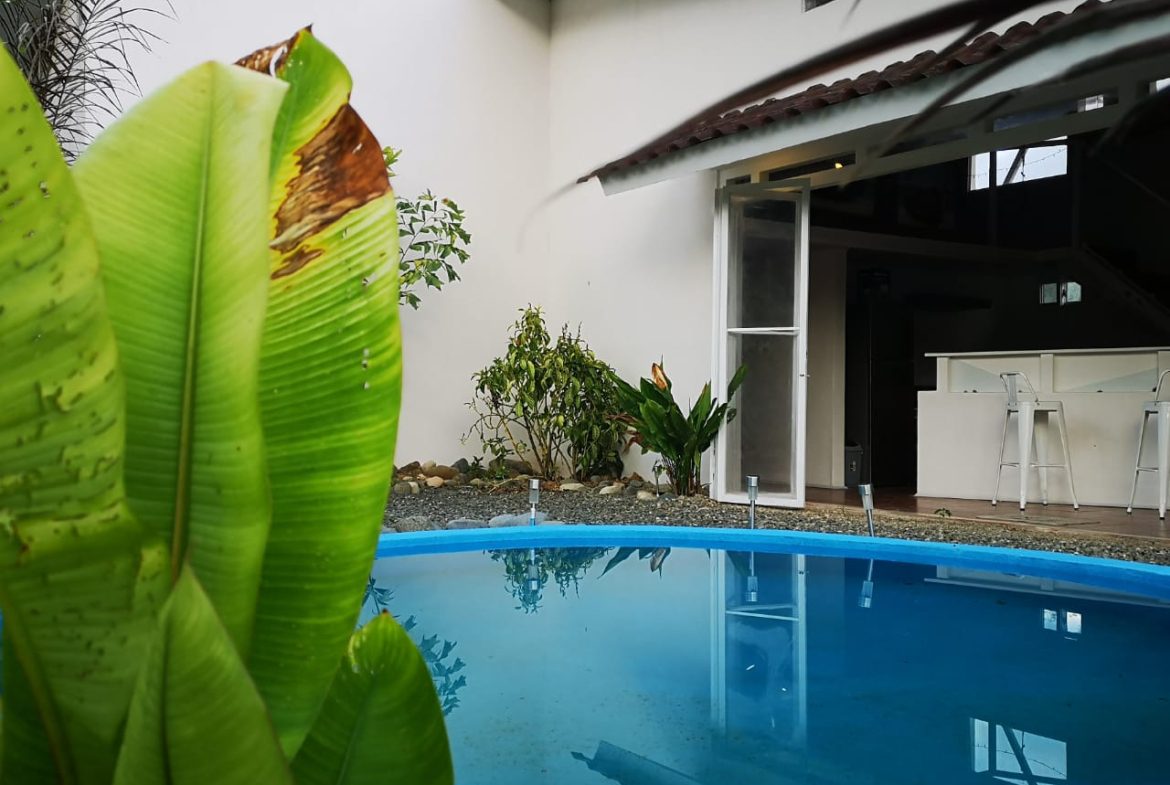 EXCEPTIONAL FIXER-UPPER OPPORTUNITY WITH RECENTLY BUILT 3-BR HOME NEAR THE BEACH – 0.09 ACRES