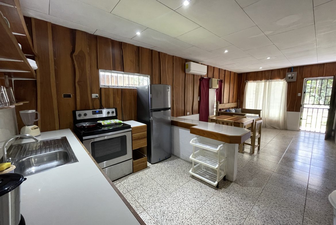 AFFORDABLE MOVE-IN READY 2 BEDROOM HOME CLOSE TO THE BEACH AND TOWN – 0.07 ACRES, Uvita, Costa Rica — photo 5