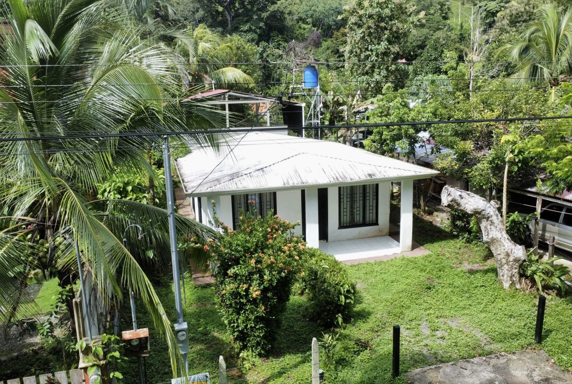 AFFORDABLE MOVE-IN READY 2 BEDROOM HOME CLOSE TO THE BEACH AND TOWN – 0.07 ACRES, Uvita, Costa Rica — photo 4
