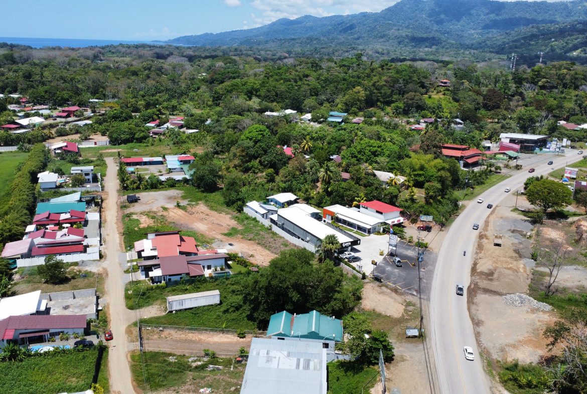 EXCEPTIONAL FIXER-UPPER OPPORTUNITY WITH RECENTLY BUILT 3-BR HOME NEAR THE BEACH – 0.09 ACRES