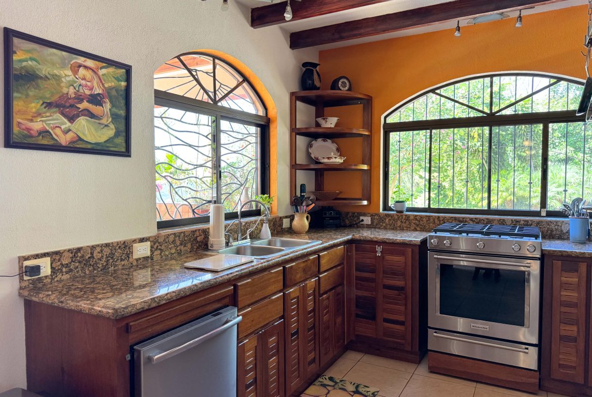MOUNTAIN AND OCEAN VIEW 2-STORY HOME – 4.9 ACRES, Uvita, Costa Rica — photo 4