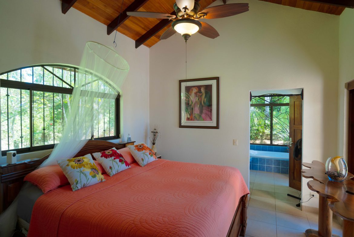 MOUNTAIN AND OCEAN VIEW 2-STORY HOME – 4.9 ACRES, Uvita, Costa Rica — photo 6