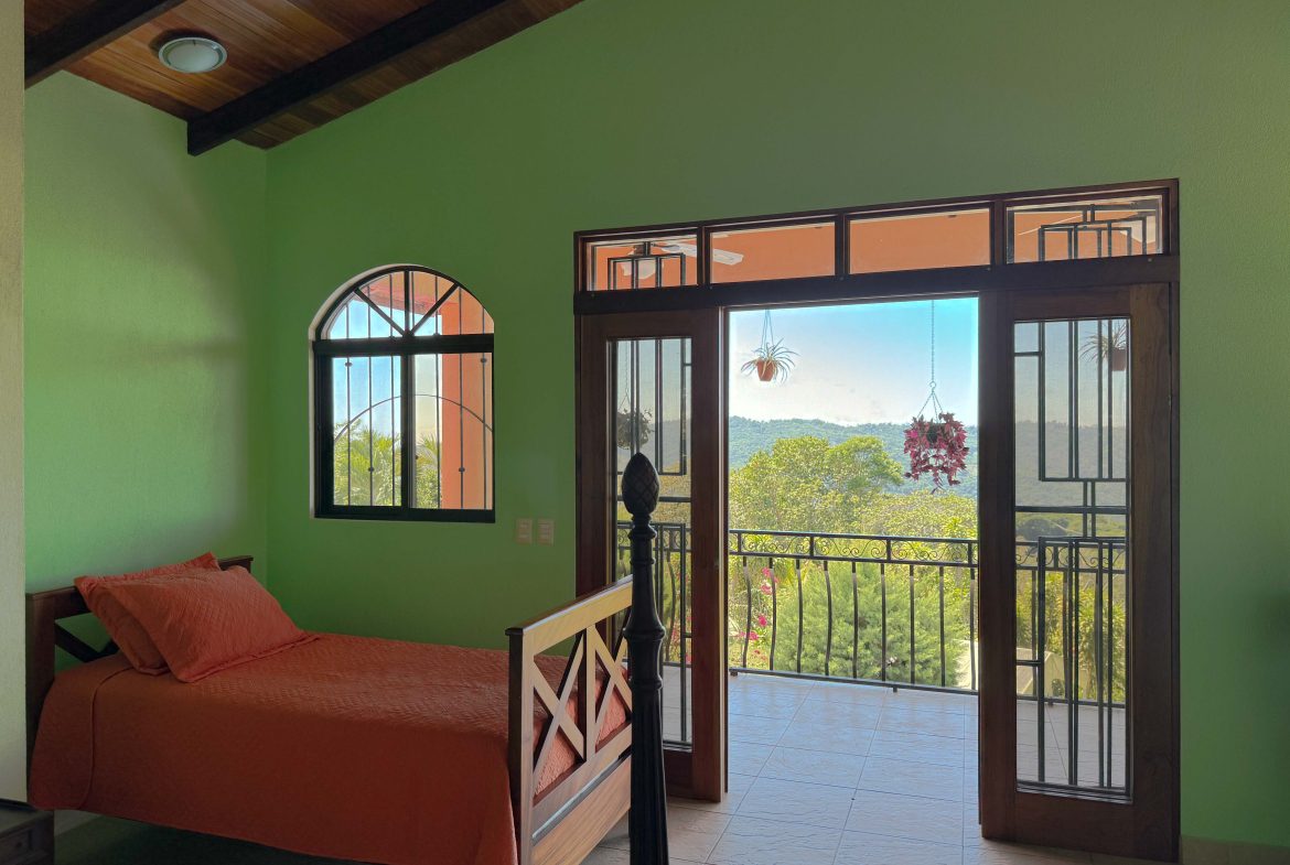 MOUNTAIN AND OCEAN VIEW 2-STORY HOME – 4.9 ACRES, Uvita, Costa Rica — photo 7