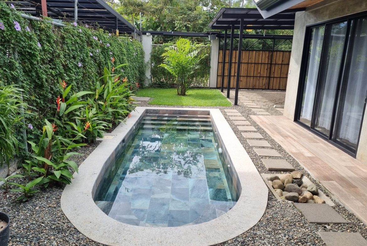 WALKING DISTANCE TO THE BEACH 3-BEDROOM TURN KEY HOUSE IN UVITA, Uvita, Costa Rica — photo 2