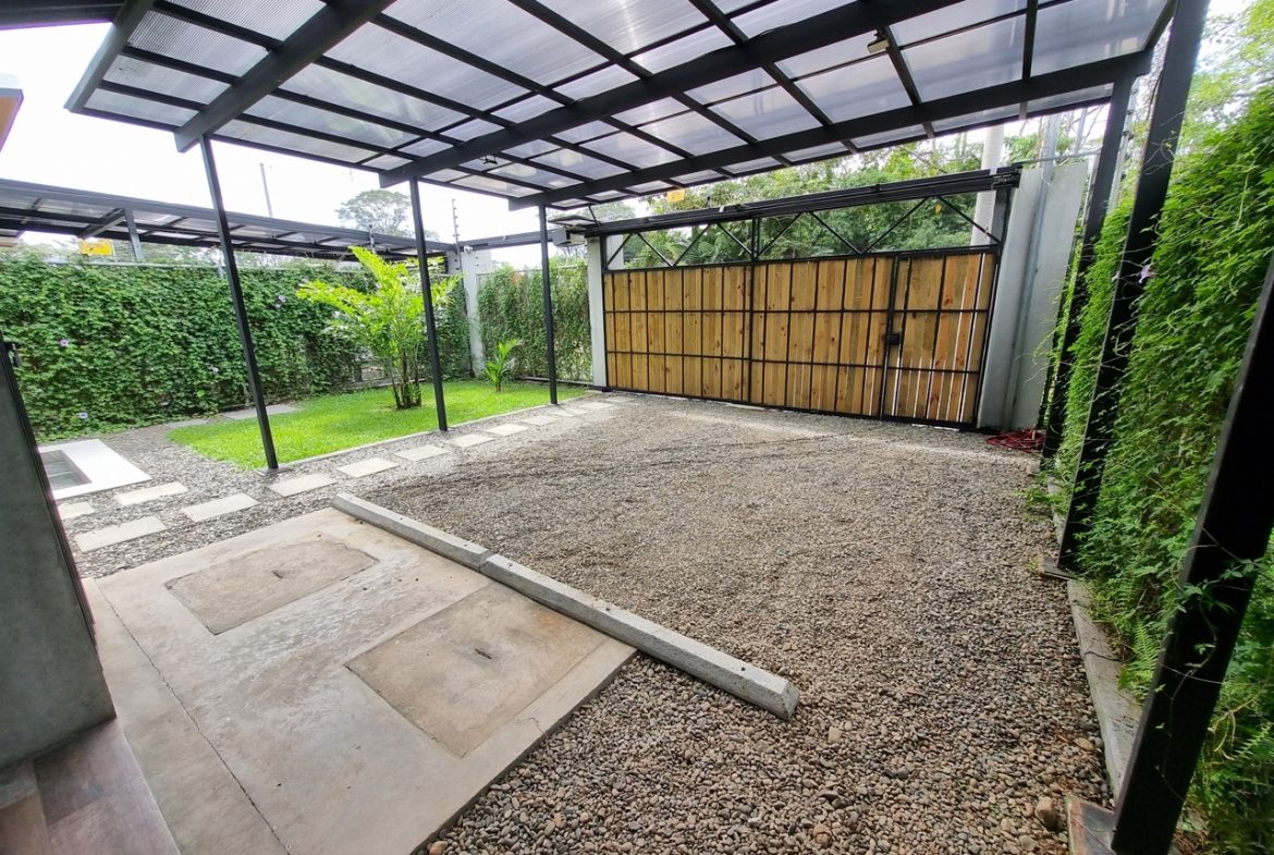WALKING DISTANCE TO THE BEACH 3-BEDROOM TURN KEY HOUSE IN UVITA, Uvita, Costa Rica — photo 4