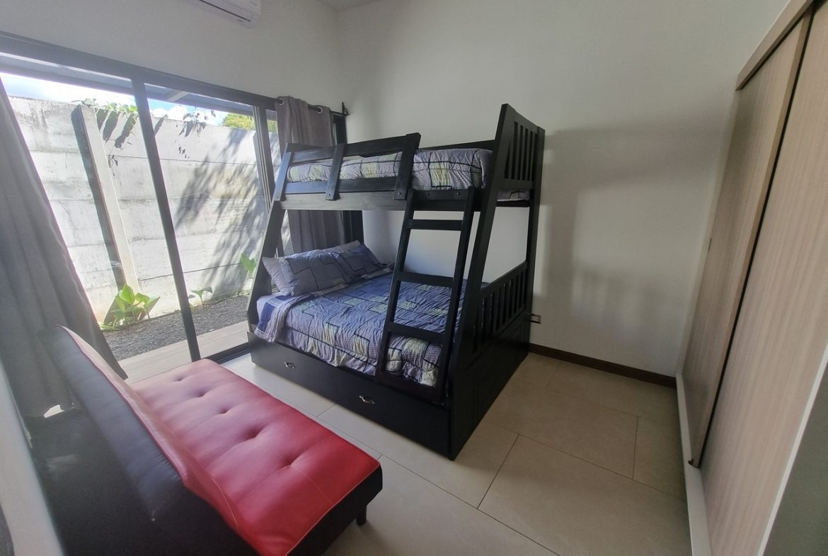 WALKING DISTANCE TO THE BEACH 3-BEDROOM TURN KEY HOUSE IN UVITA