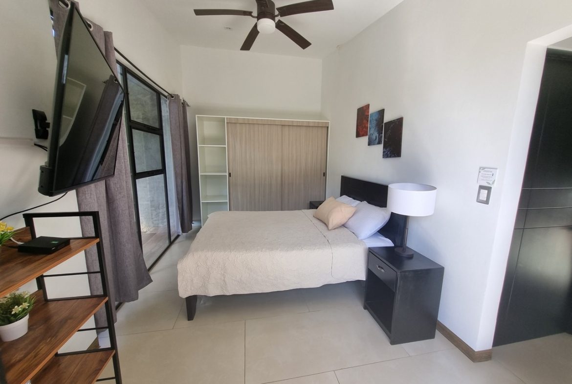 WALKING DISTANCE TO THE BEACH 3-BEDROOM TURN KEY HOUSE IN UVITA
