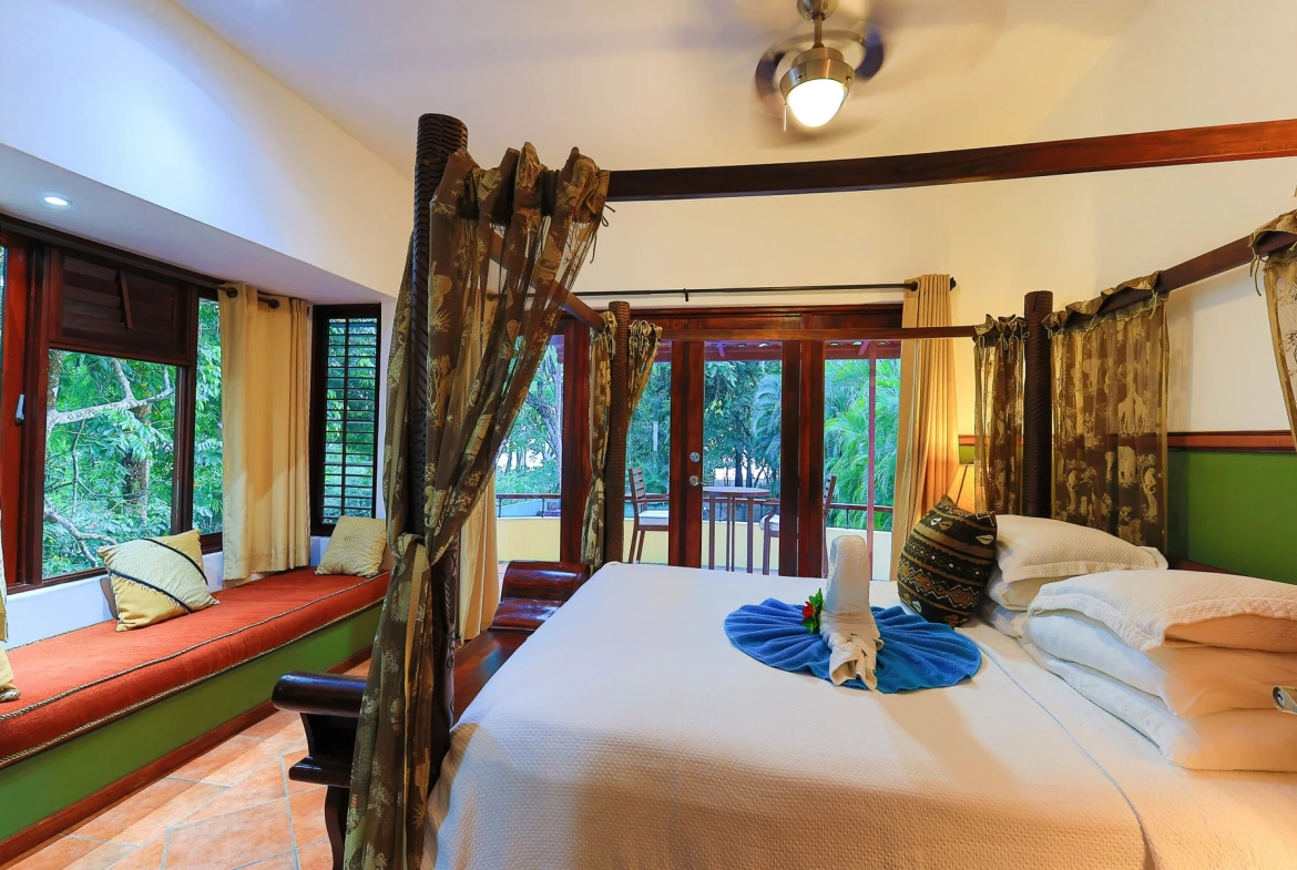 Beachfront Luxury Property Manuel Antonio, Uvita, Costa Rica — photo 5