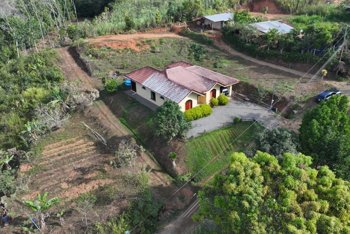 3 BEDROOM HOME IN A COOL CLIMATE WITH RIVER FRONTAGE – 1 ACRE, Uvita, Costa Rica — photo 2