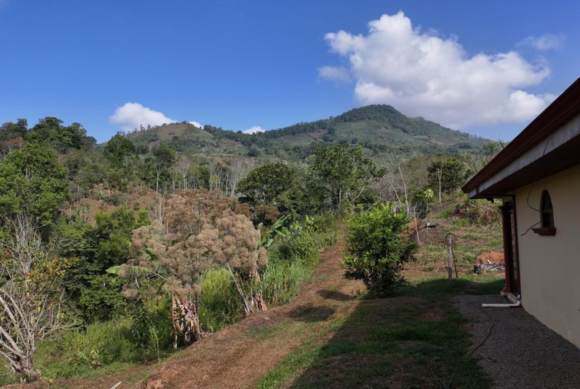 3 BEDROOM HOME IN A COOL CLIMATE WITH RIVER FRONTAGE – 1 ACRE, Uvita, Costa Rica — photo 3