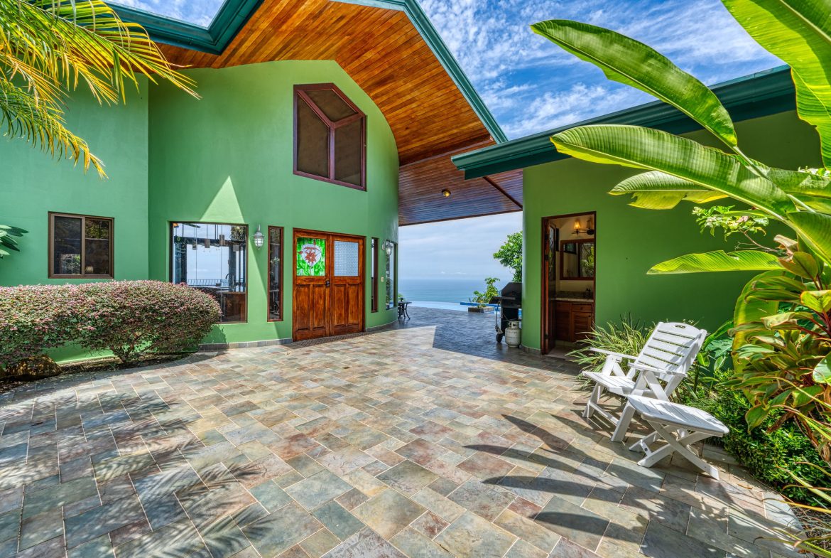 Best Views in Dominical – Home with Apartment and Infinity Pool – 1.47 Acres