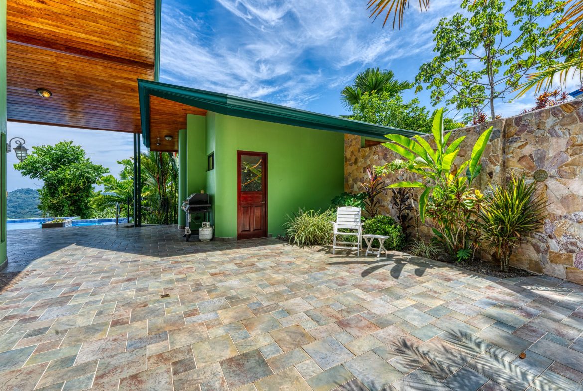 Best Views in Dominical – Home with Apartment and Infinity Pool – 1.47 Acres
