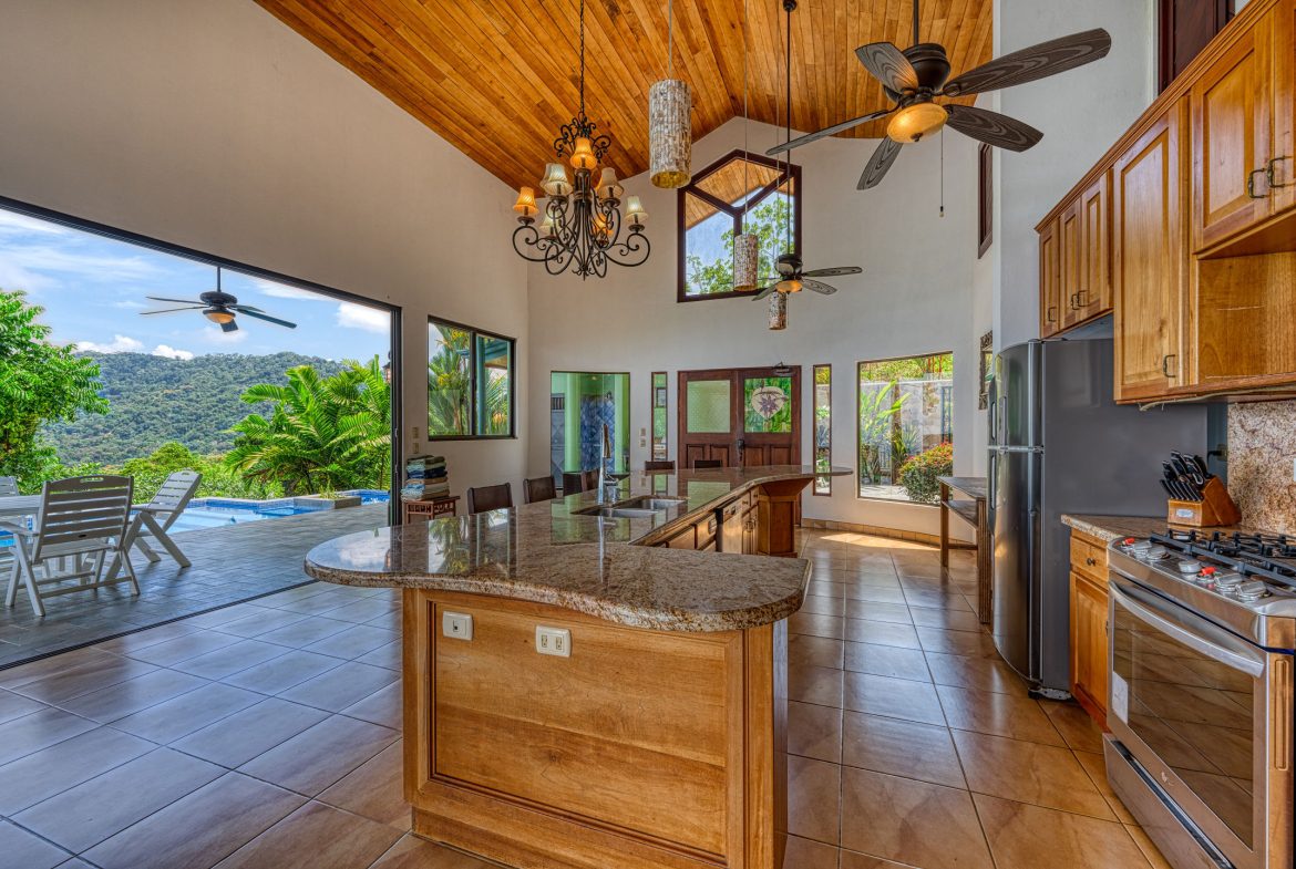 Best Views in Dominical – Home with Apartment and Infinity Pool – 1.47 Acres