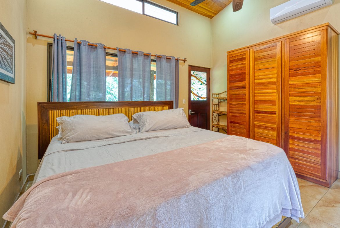 Best Views in Dominical – Home with Apartment and Infinity Pool – 1.47 Acres