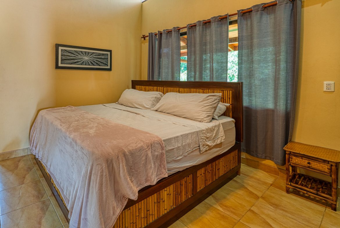 Best Views in Dominical – Home with Apartment and Infinity Pool – 1.47 Acres