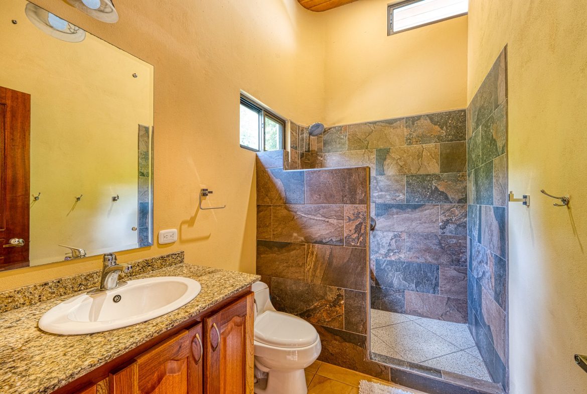 Best Views in Dominical – Home with Apartment and Infinity Pool – 1.47 Acres