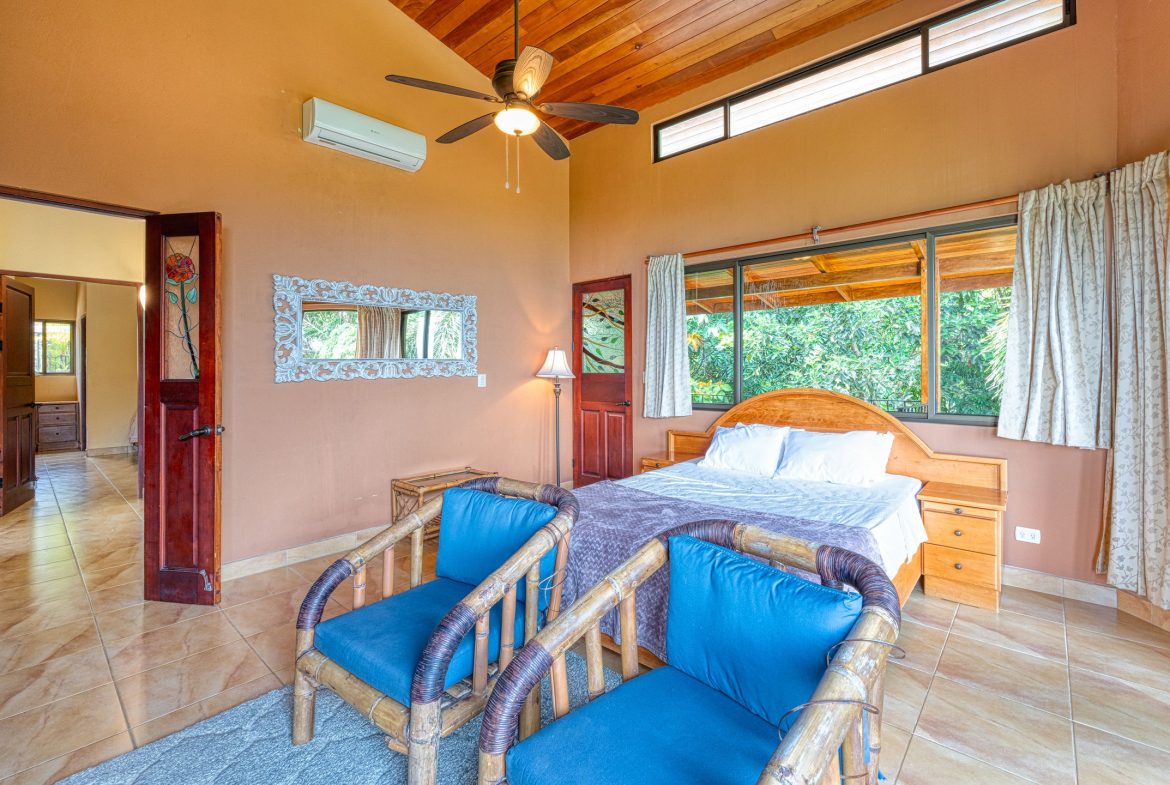 Best Views in Dominical – Home with Apartment and Infinity Pool – 1.47 Acres