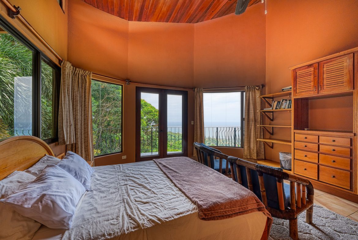 Best Views in Dominical – Home with Apartment and Infinity Pool – 1.47 Acres