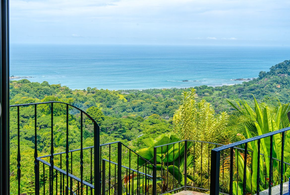Best Views in Dominical – Home with Apartment and Infinity Pool – 1.47 Acres