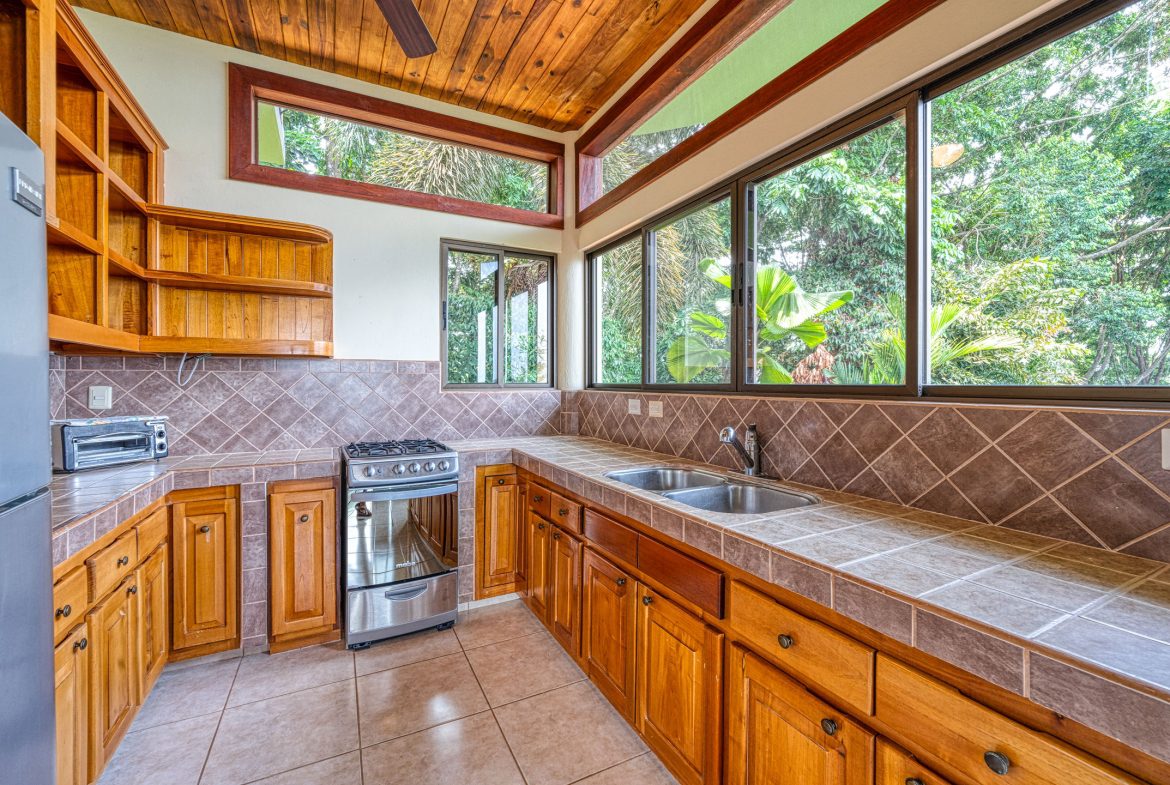 Best Views in Dominical – Home with Apartment and Infinity Pool – 1.47 Acres