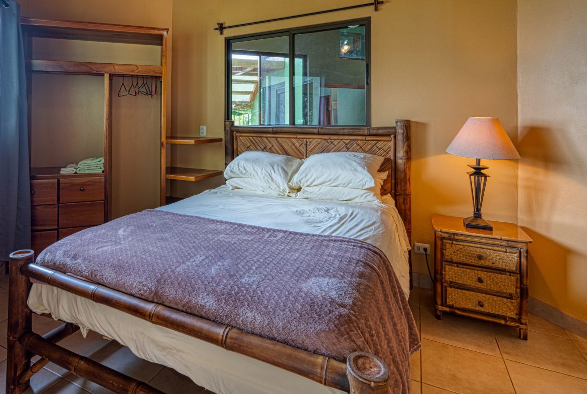 Best Views in Dominical – Home with Apartment and Infinity Pool – 1.47 Acres