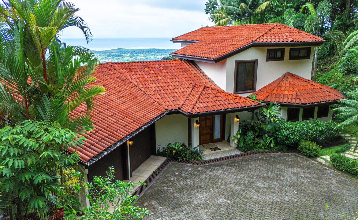 LUXURY VILLA WITH WHALE TAIL OCEAN VIEW CLOSE TO DOWNTOWN UVITA, Uvita, Costa Rica — photo 4