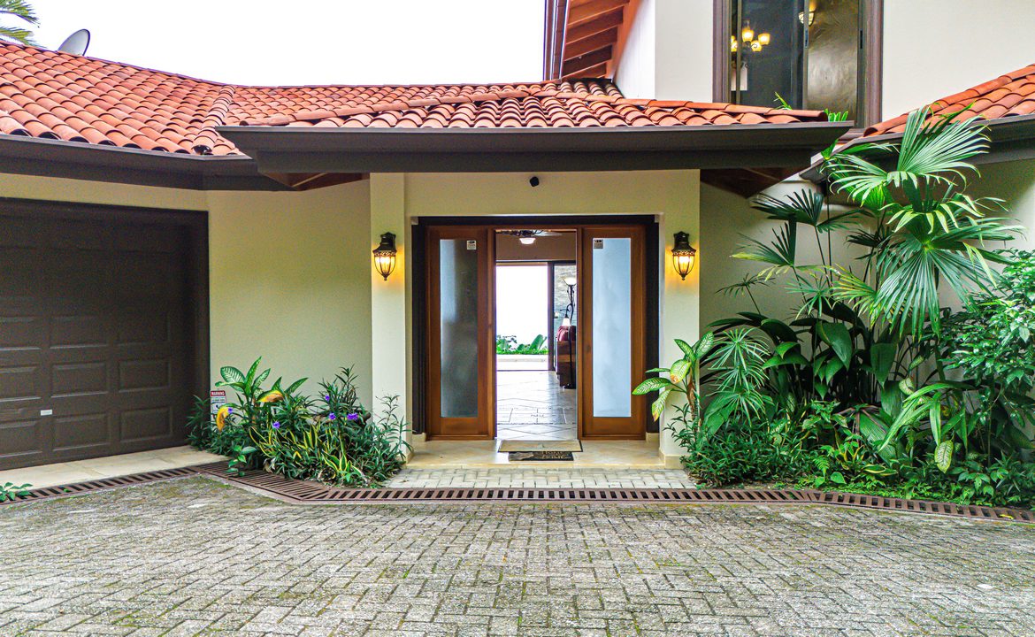 LUXURY VILLA WITH WHALE TAIL OCEAN VIEW CLOSE TO DOWNTOWN UVITA, Uvita, Costa Rica — photo 5