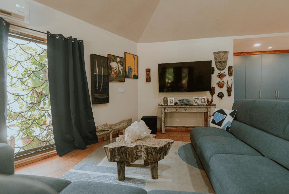 12 BEDROOM HOTEL IN MANUEL ANTONIO
