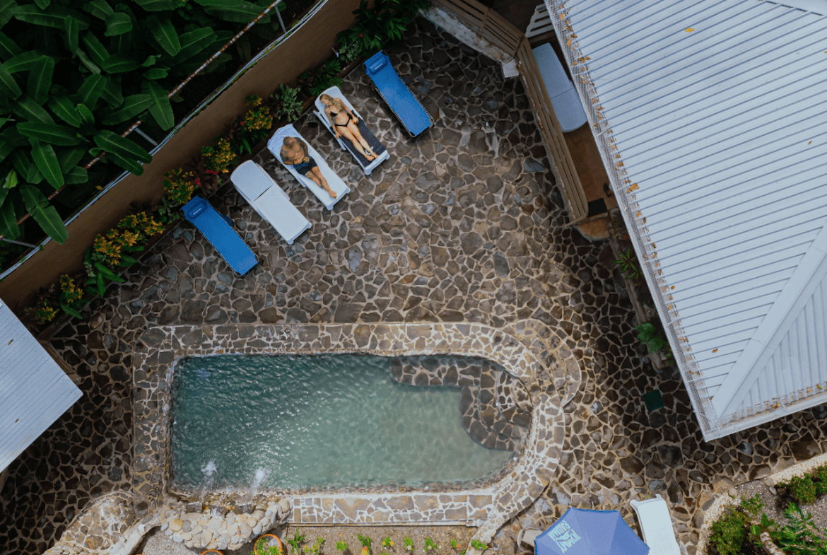 12 BEDROOM HOTEL IN MANUEL ANTONIO
