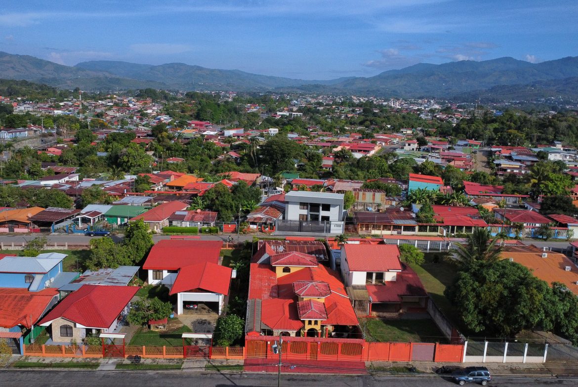 EXQUISITE SAN ISIDRO RESIDENCE: LUXURY LIVING AT ITS FINEST